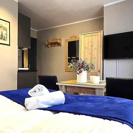 Janus Apartment *