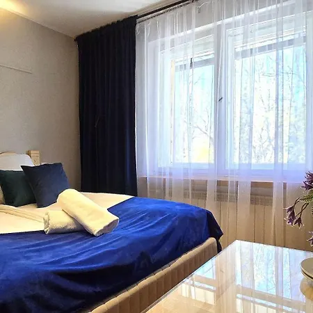 Janus Apartment *