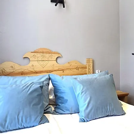 Janus Apartment *